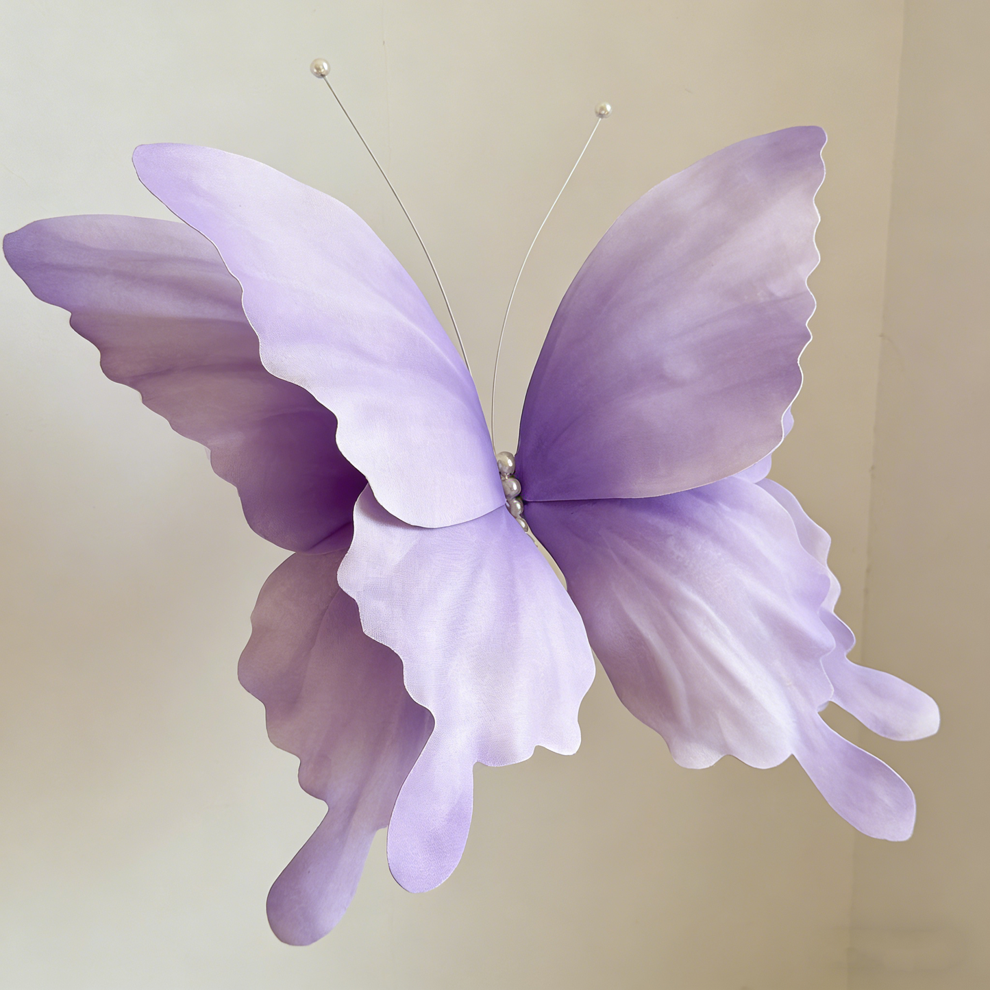 Bomng Ethereal Flutter Art Accent
