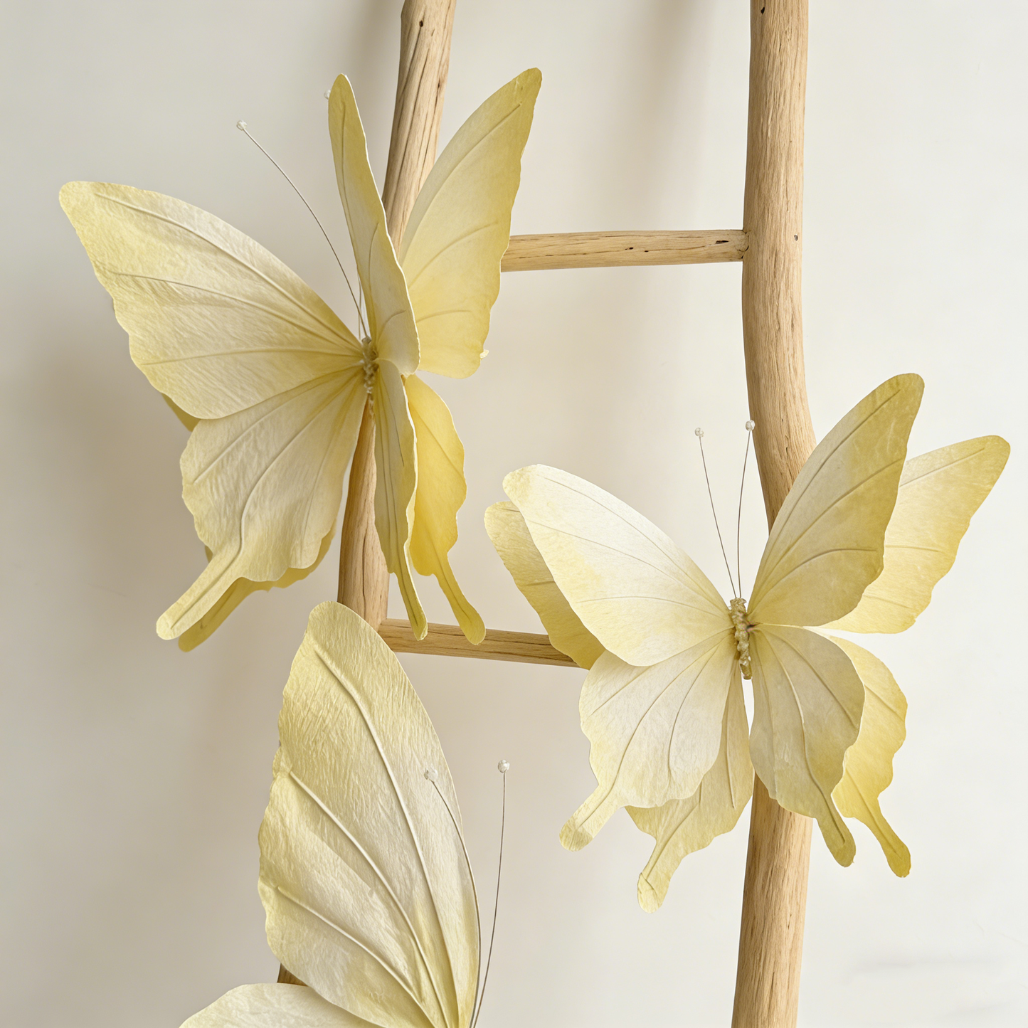Bomng Papillon Yellow Flutter Art Accent