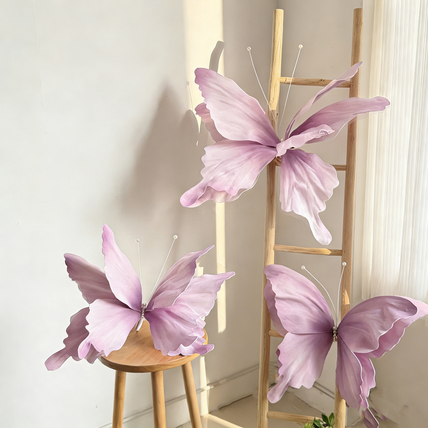 Bomng Ethereal Flutter Art Accent