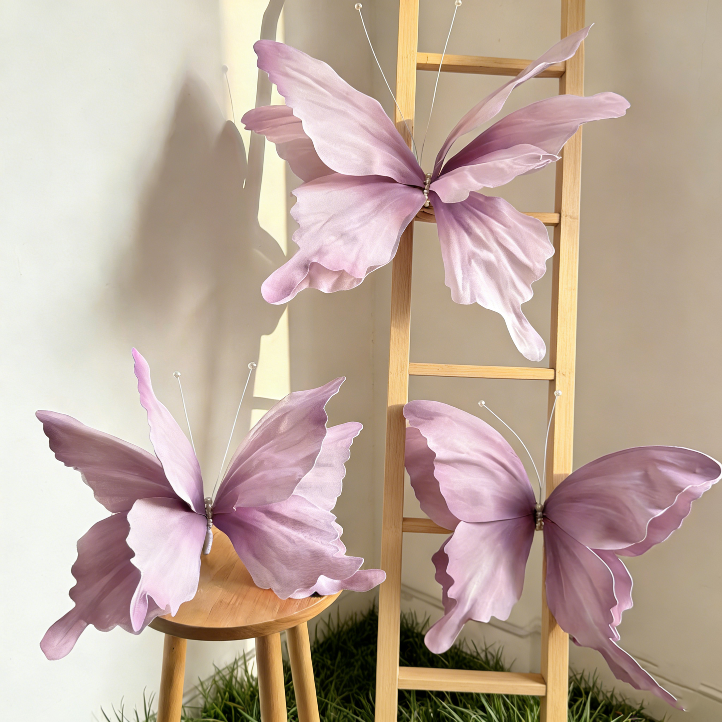 Bomng Ethereal Flutter Art Accent