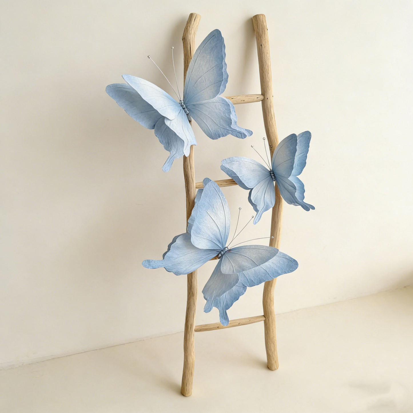 Bomng Papillon Blue Flutter Art Accent